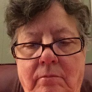 Meet your Posher, Debie